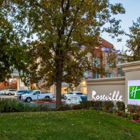 Holiday Inn Express & Suites ROSEVILLE - GALLERIA AREA by IHG
