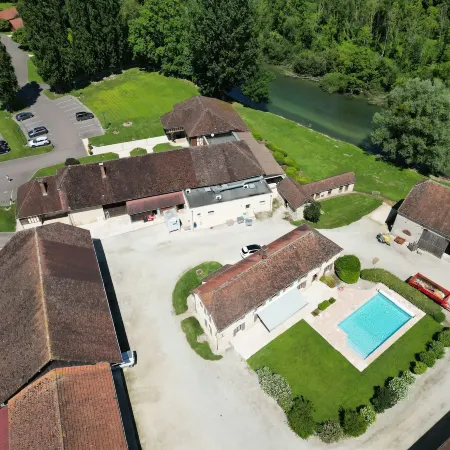Logis Hôtel-Restaurant Domaine de Montecristo et Gîte l'Évasion Dantès Hoteles en Aube