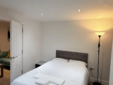 Cozy 1 Bedroom Fully Furnished Apartment Hotels near O2 Academy Leicester