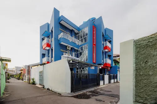 RedDoorz Syariah Near Metropolitan Mall Bekasi - Guest houses
