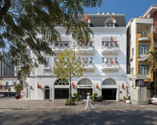 Paul Chabot Hotel Hotels near Main Post Office