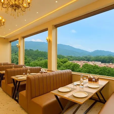 Hotel Nirvana Palace