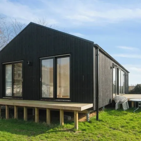 Stylish Cottage Near Beach, Cliff and Harbour Life