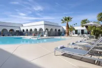 Spark by Hilton Tucson Reid Park - piscina