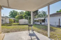 Private Yard & Patio! Tampa Bay Family Getaway - 2-Star