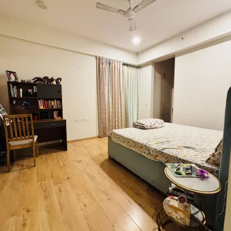 Luxurious 2-bedroom Apartment With Shared Pool in Gurugram Отели рядом с достопримечательностью «Курорт Аапно Гхар»