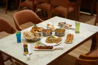 Gir Aatithya Clarks Inn - breakfast