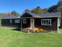 Charming 2-bedroom home in quaint Newfield with WiFi Hotels in Newfield
