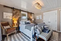 Salty Anchor oceanfront sunrise Carova4WD only!  Pets not allowed!