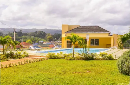 Island VYB Luxe Villa Ochi Rios With SOLAR system - 2-Star