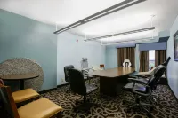 Copley Inn & Suites by OYO Akron Oh