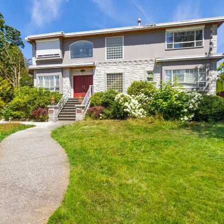 Cozy & Huge Primary Suite Near UBC & YVR Airport Отели рядом с достопримечательностью «Пляж Испанские Банки»