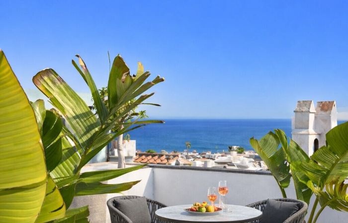ABRIL NERJA