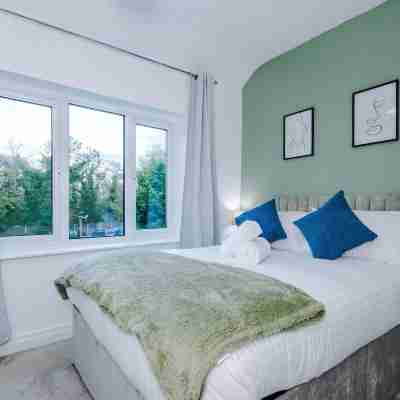 Comfy 4-bed Home Ideal for Workers Free Parking Rooms