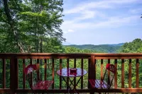 Cute Studio Cabin! Views! Private. Hot Tub. Relax! - Scenic