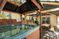 Peregrine Chalet