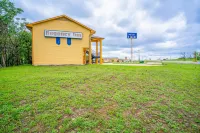 Regency Inn by OYO Rockdale TX