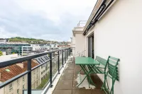 GuestReady - Chic Cocoon with a Balcony - 4-Star