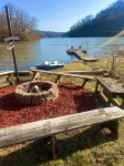 Lake front cabin peaceful , hot tub, and fire pit - Апартаменты