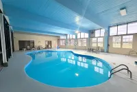 Wyndham Garden Salina Conference Center - ที่มีสระว่ายน้ำ