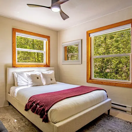 Red Elephant 4BR - Fire Pit - River & Downtown Отели в г. Хейли