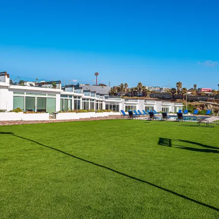 Dog-Friendly Suite with Hot Tub, Kitchenette, Heated Outdoor Pool, Private Patio