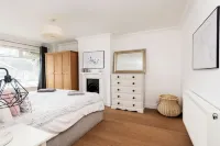 Beach Retreat with Parking Near the Sea