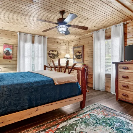270 Black Bear 3 Bedroom Cabin by Redawning