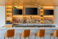 Four Points by Sheraton Newark Airport - bar