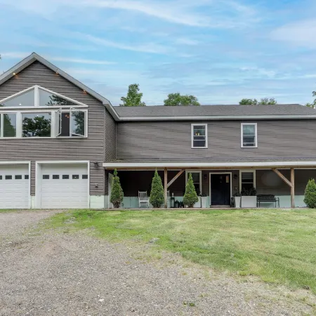 Pet Friendly Family Getaway on 15 Acres!