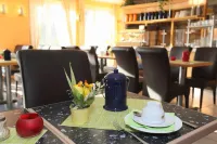 Hotel am Holzhafen - Desayuno