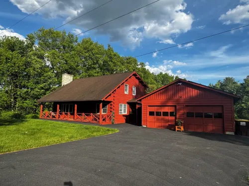 Country style log cabin on private 4 acres lot minutes from downtown Saratoga - Wi-Fi