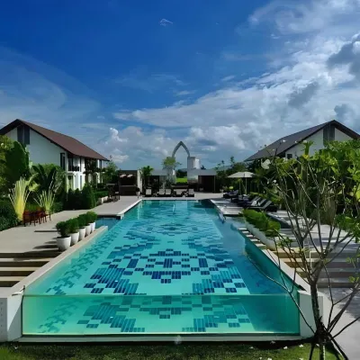 Sukhothai Treasure Resort and Spa Hotels near Wat Chang Lom