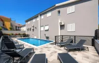 Villa Dante - Pool