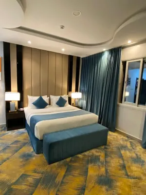 Summer Season Hotel