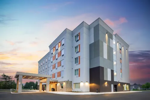 Best Western Plus Kawartha Lakes Hotel  Suites - Family Friendly