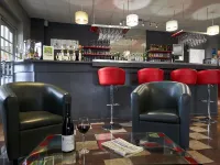 TheOriginals City, Hôtel Restaurant l'Ormichal Dijon Sud - Quầy bar
