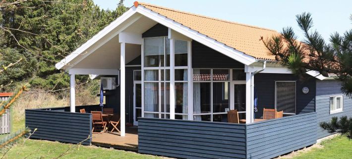 4 Star Holiday Home in Ulfborg Ξενοδοχεία στην πόλη Ulfborg