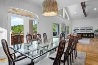900ft of water frontage: Private Spacious Luxury Waterfront Point @ Smith Lake! - balcony