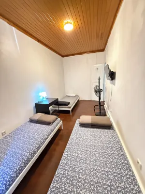 Lisboa Parque Guest House - Хостел