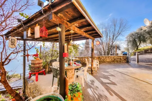 Faby House on Hilly Area and View Lake - Happy Rentals - WiFi