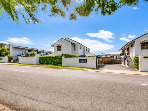 Gladstone Capricorn Apartments - parking