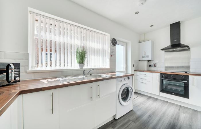 3-Beds Sleeps 6 Walking Distance to Castle & Town