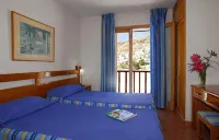 Ura Hotels Apartamentos Montecarlo - 2-Star