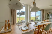 Luxury 10-person Family Villa -  Ferienhäuser