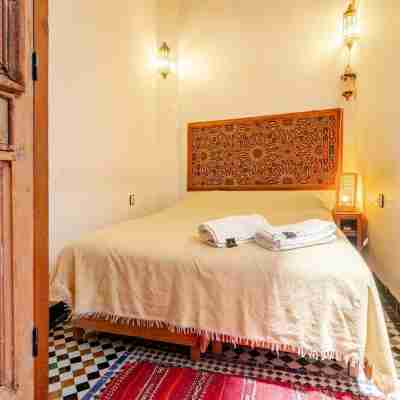 Dar Sghira: Private Fully Renovated Small Riad, Rooftop, Heart of Medina, Fiber Rooms