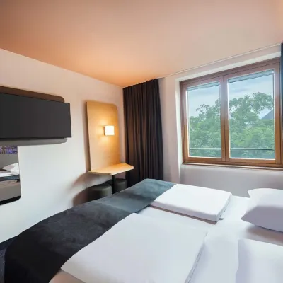 بي آند بي هوتل إيرفيبات سيتي ويست Hotels near المتحف الألماني للبستانية
