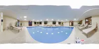 Holiday Inn Express RICHMOND AIRPORT by IHG - Pools