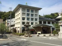 Sento Ryokan - pemandangan pegunungan