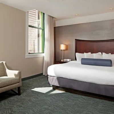 SpringHill Suites Baltimore Downtown/Inner Harbor Các khách sạn gần Sân vận động M&T Bank